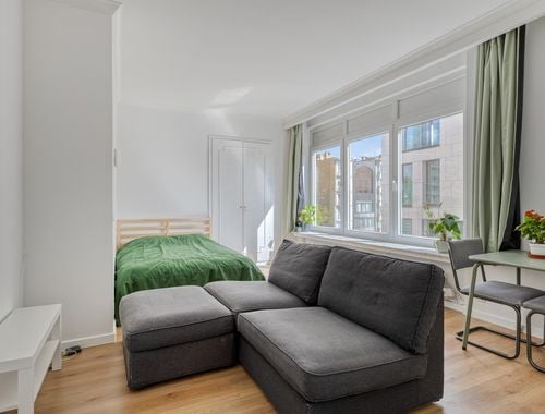                                         Studio te huur in Antwerpen, € 850
