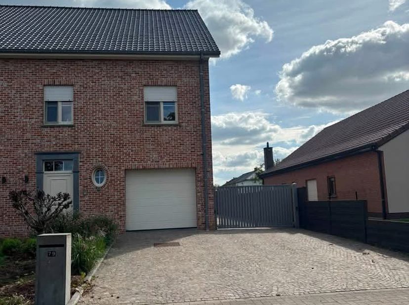 Maison à louer à Eekstraat 79,
                    9240 Zele
