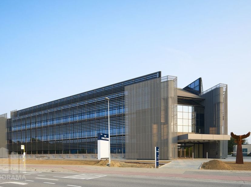 Bureau de 2.161&amp;nbsp;m² à louer à proximité du R0<br />
Découvrez cet immeuble de bureaux moderne et qualitatif « Falcon », idéalement situé à proximi