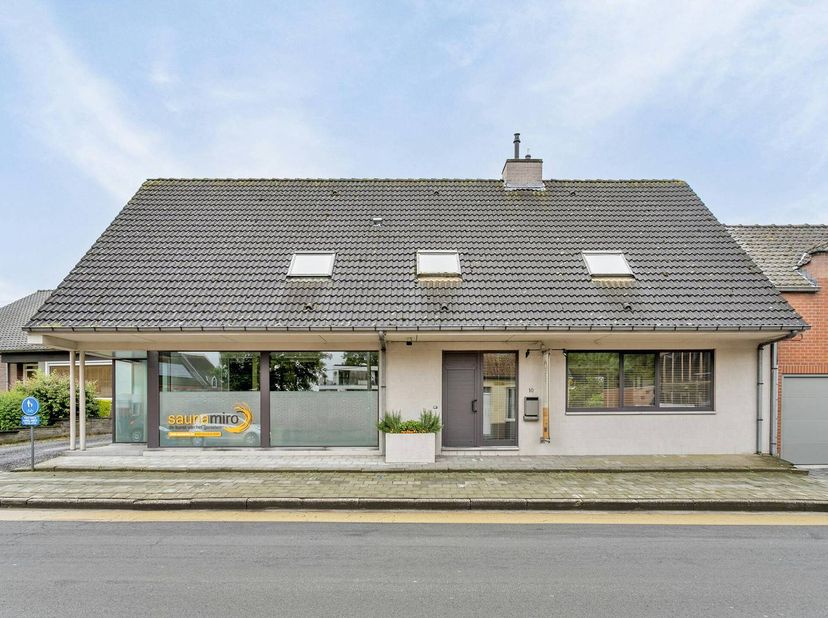 Huis te koop in combinatie met overname uitbating van saunacomplex met zwembad. <br />
<br />
Saunacomplex bestaande uit privé sauna en wellness (155
