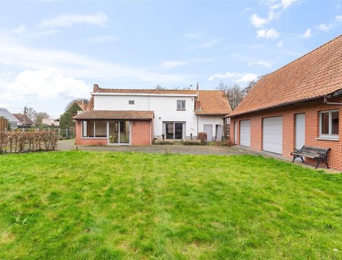                                         Woning te koop in Moerbeke-Waas, € 395.000
