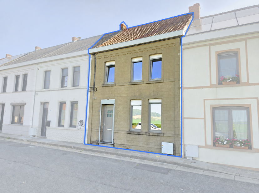 Copilot said:<br />
<br />
Volledig gerenoveerde woning met terras en tuin op een perceel van 4a 94ca, gelegen in het centrum van Frasnes, vlak bij al
