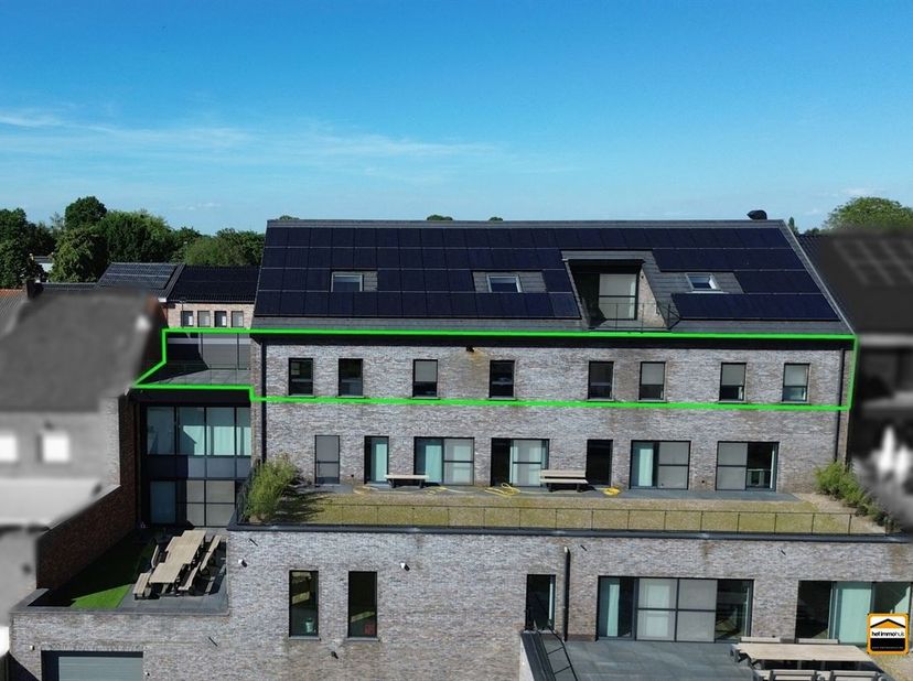 Lichtrijk appartement met ruim terras en prachtig groen uitzicht over de Motvallei <br />
in Borgloon met ondergrondse autostaanplaats en kelderbergi