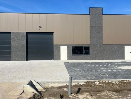                                         Bâtiment d’entreprise à vendre à Ranst, € 428.083
