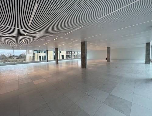                                         Kantoor te huur in Sint-Denijs-Westrem, € 6.250
