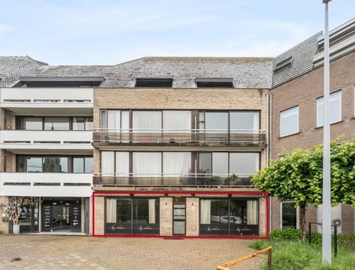                                         Usage mixte à vendre à Sint-Kruis, € 329.000
