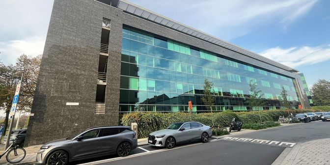 Bedrijfsvastgoed te huur in Uitbreidingstraat 86, 2600 Berchem