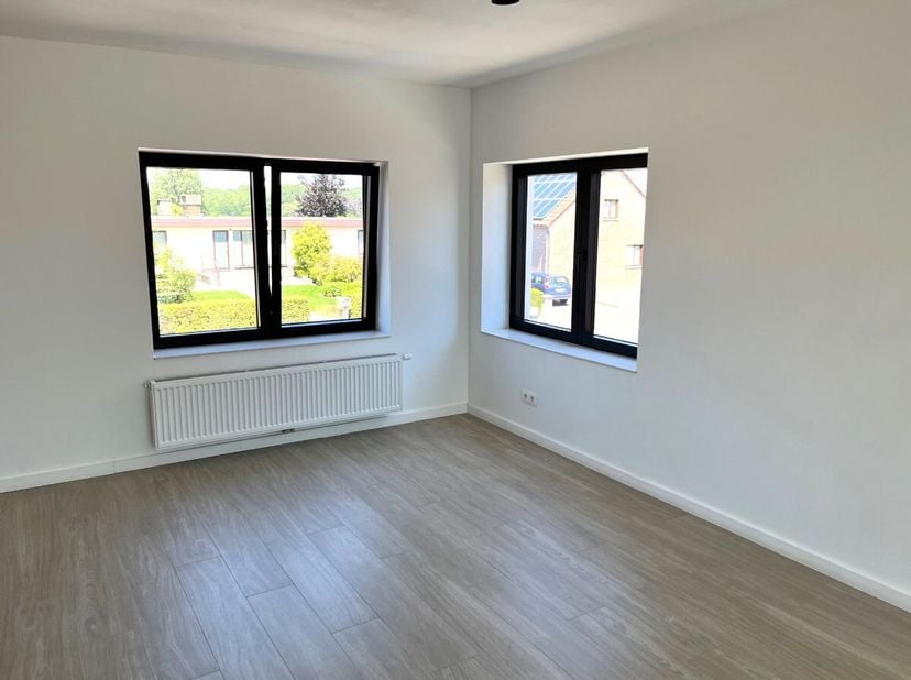 Gerenoveerd energiezuinig appartement met 2 slaapkamers en terras op enkele minuten van het centrum van Alken. Voor meer informatie ga naar: https://w