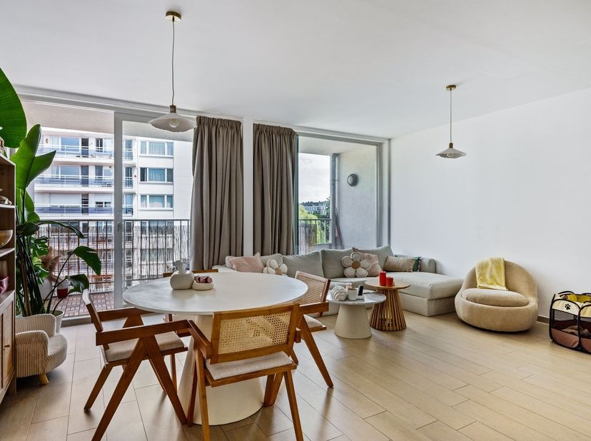 Appartement prêt à emménager avec 2 chambres, une terrasse et une place de parking !<br />
 <br />
Situation<br />
Cet appartement est situé dans la