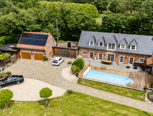                                         Villa te koop in Monstreux, € 1.090.000
