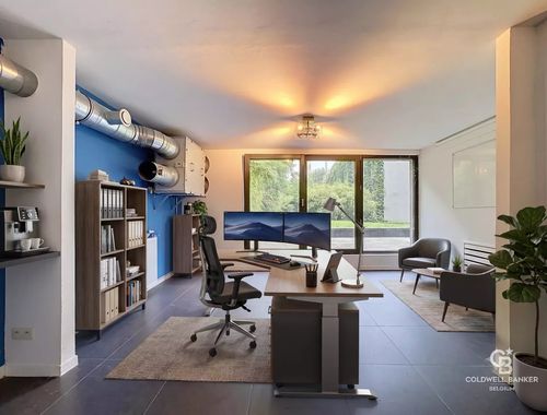                                         Bureaux à louer à Uccle, € 1.400
