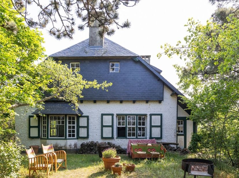 Villa Kykhill : Un chef-d'uvre intemporel sur les hauteurs de La Panne Située à La Panne, la Villa Kykhill est une propriété unique, réalisée en 1897