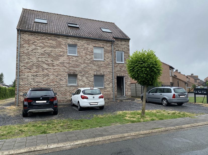 Appartement à louer
                    à 3680 Opoeteren