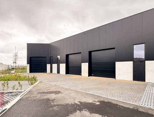                                         Bâtiment d’entreprise à louer à Zellik, € 2.400
