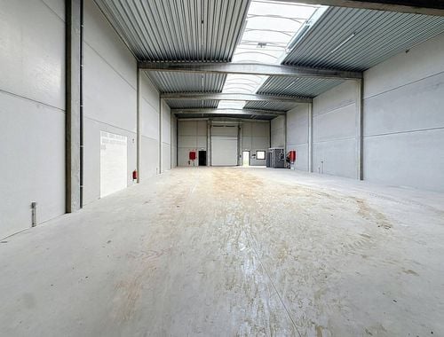                                         Entrepôt à louer à Evergem, € 3.000
