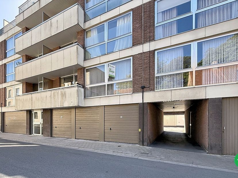 Dit appartement is gelegen op de eerste verdieping in het centrum van Roeselare. Alles is gelegen in de korte nabijheid van het appartement: het Geite
