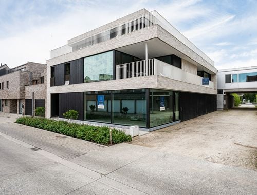                                         Handelspand te koop in Eeklo, € 199.000
