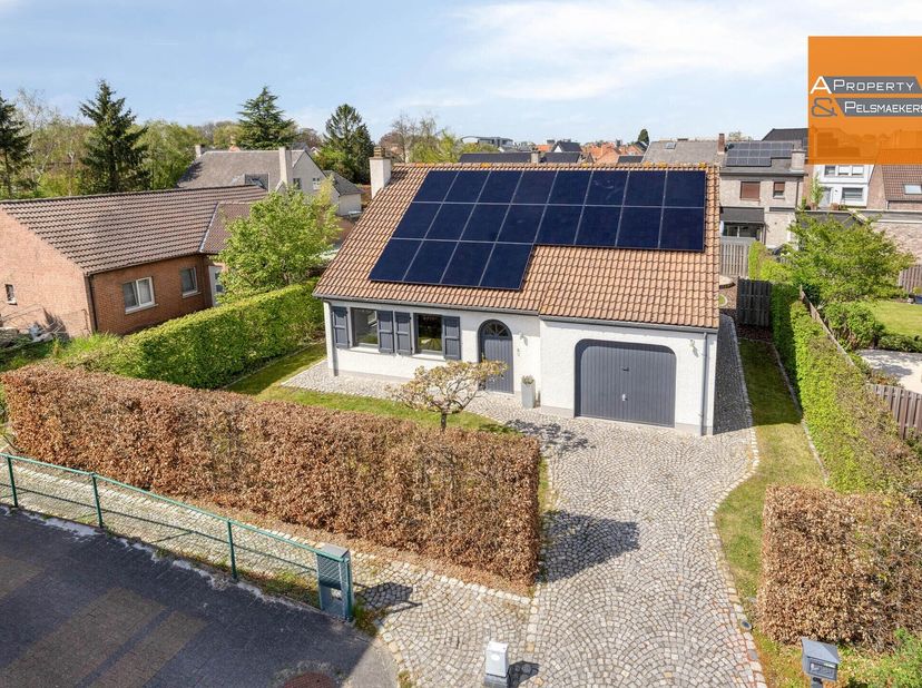 Maison de 3 chambres, située au calme et prête à emménager.<br />
Découvrez cette maison entièrement rénovée et très bien entretenue, située sur un te