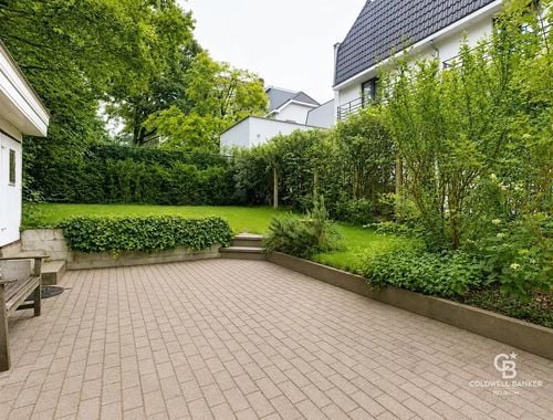                                         Maison à louer à Uccle, € 2.000

