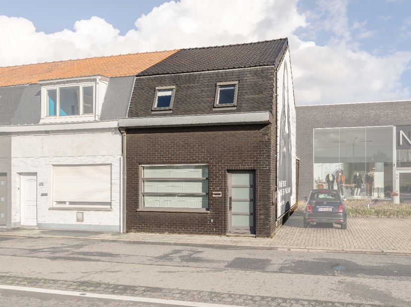 Huis te koop in Brugsesteenweg 276,
                    8800 Roeselare