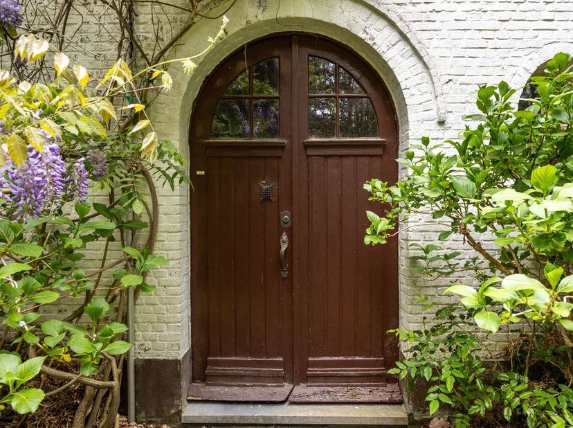A la recherche d'espace, de tranquillité et de caractère au cœur de Kapellenbos ?<br />
Cette villa cottage à rénover sur un terrain impressionnant d
