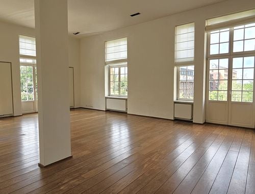                                         Appartement te huur in Ukkel, € 3.700
