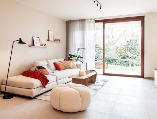                                         Gelijkvloers app. te huur in Roeselare, € 740
