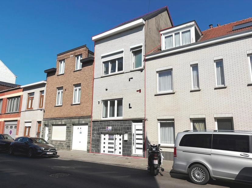 Huis te koop in Van Souststraat 267,
                    1070 Anderlecht