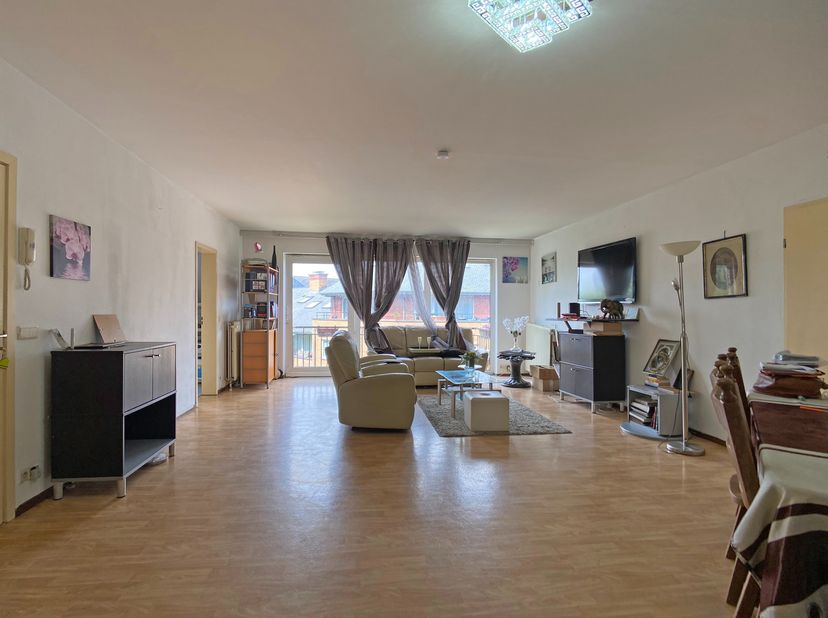 Pour plus d'informations ou une visite, contactez Anne De Block d'OC Vastgoed : 0471 38 00 36 ou anne@ocvastgoed.be<br />
<br />
Cet appartement spaci