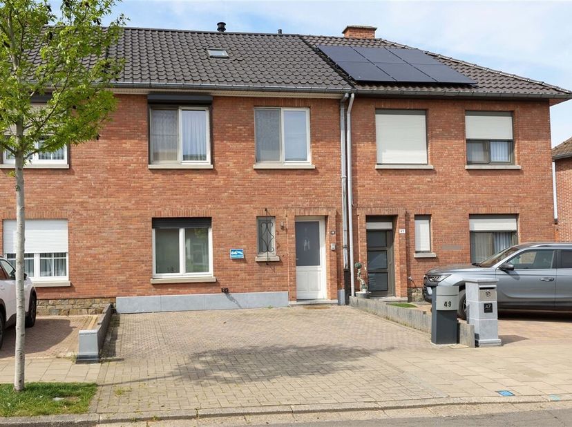 Verrassend ruime gezinswoning met 3 slaapkamers en zonovergoten tuin - Toplocatie <br />
Omgeving:<br />
+ Gelegen op wandelafstand van dé shoppingsta