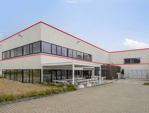                                         Kantoorgebouw te huur in Niel-bij-Sint-Truiden, € 5.550
