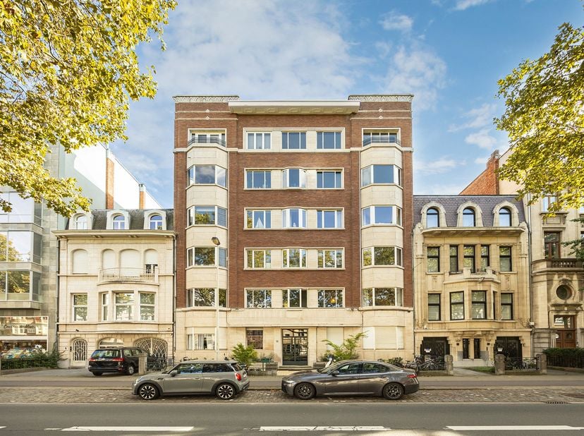 Appartement te koop in Jan Van Rijswijcklaan 11,
                    2018 Antwerpen