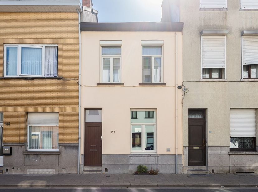Huis te koop in Kroonstraat 137,
                    2140 Borgerhout