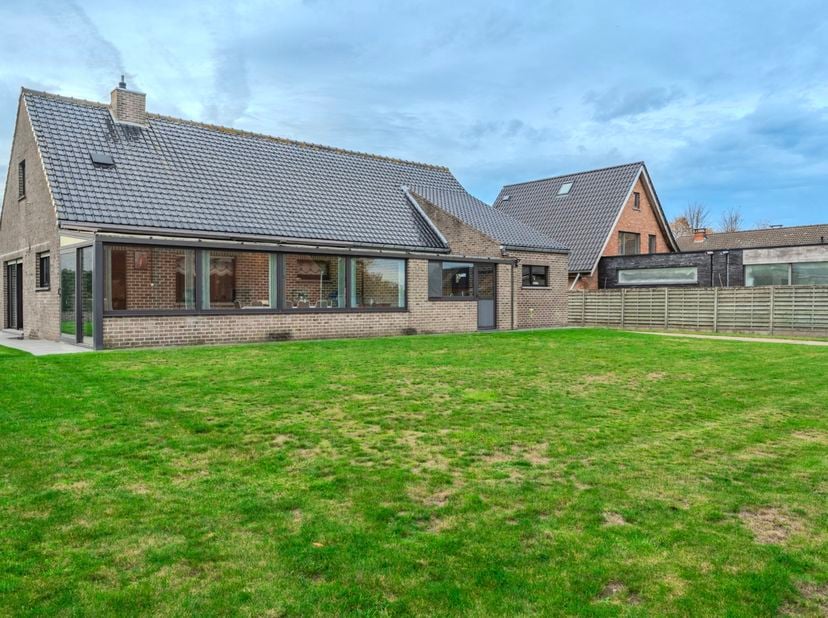 Huis te koop in Paradijsweg 41,
                    8490 Zerkegem