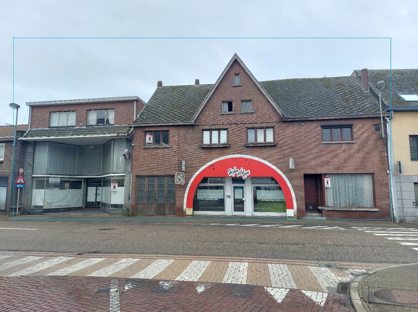 Projectgrond te koop in het hartje van Neerpelt-Centrum van 22a03ca!<br />
Deze projectgrond met een ruime bouwmogelijkheid wordt verkocht. De project