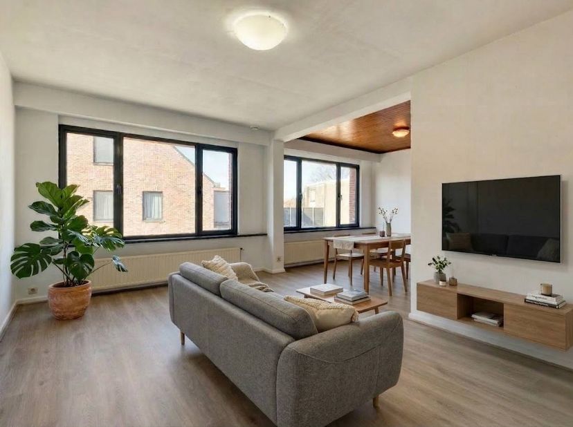 TE KOOP - Bent u op zoek naar een instapklaar appartement in het centrum van Borsbeek te kopen? Dan hebben wij dit appartement met garage en zonder ge