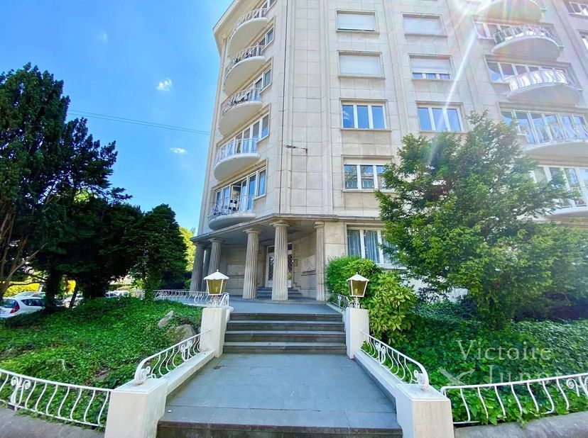 Voorgelegd door Maia Zinchenko : maia.zinchenko@victoire.be ; 0473 365 805.<br />
Victoire Junot biedt u dit mooie appartement gelegen in een klassiek
