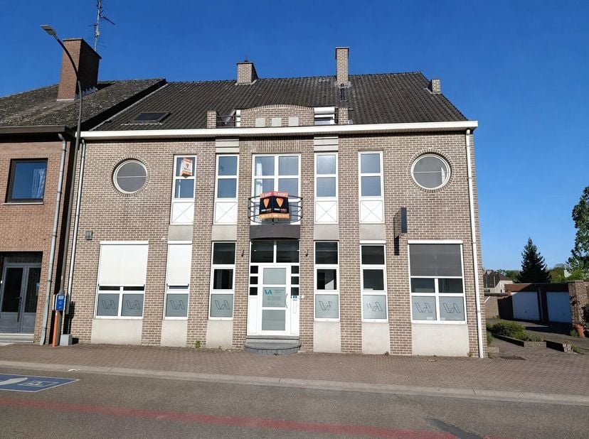 Appartement te koop in c 1 bus 24b2f42bef175c530b1973ced25a,
                    3730 Hoeselt