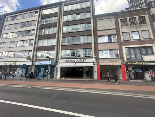                                         Rez-de-chaussée commercial à louer à Mortsel, € 3.750
