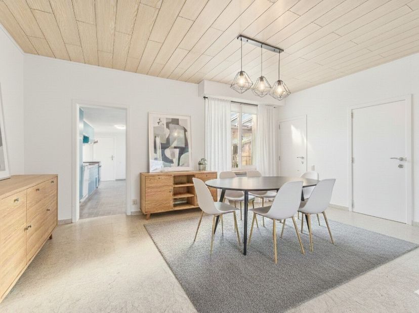 span style="color: rgb(160, 24, 24); font-size: 20px;"&amp;gt;Op te frissen/te renoveren gezinswoning met 3 slaapkamers en garageGezellige woning met veel