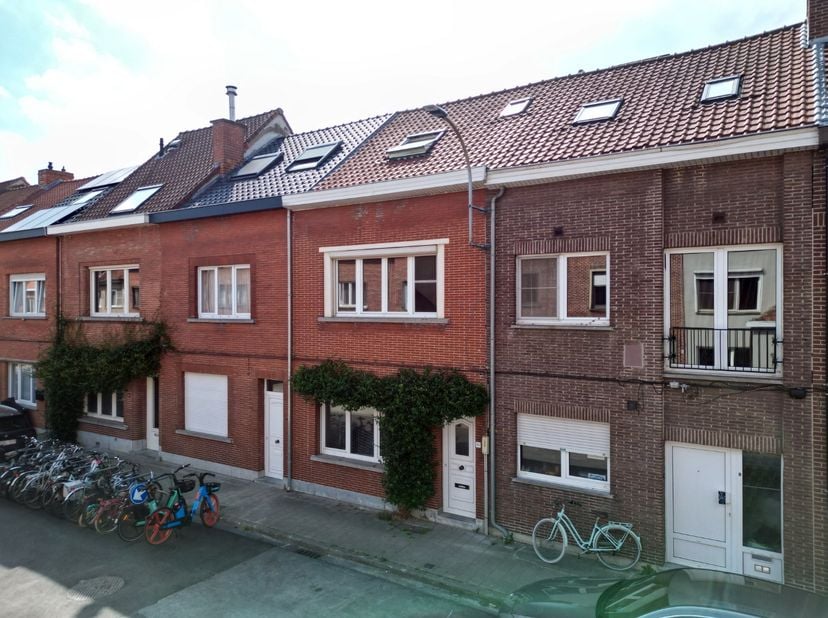 Huis te huur in Vuurstokerstraat 10,
                    9050 Gentbrugge