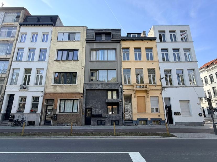 Bedrijfsvastgoed te koop in Van Maerlantstraat 72,
                    2060 Antwerpen