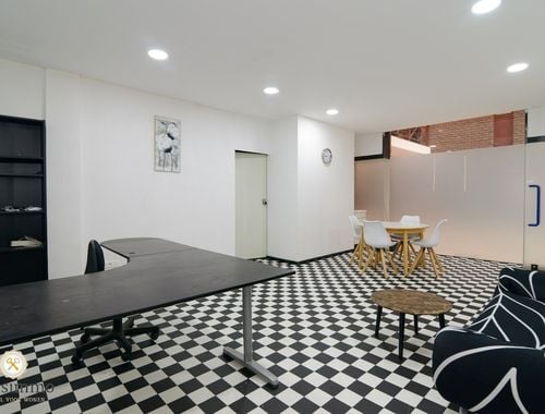                                        Kantoor te huur in Genk, € 500
