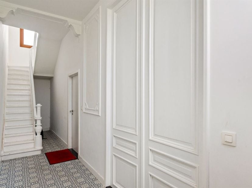 Modern, GLV appartement met 1 slpk en terras<br />
Ligging:<br />
Dit appartement is gelegen op de gelijkvloerse verdieping van een kleinschalig gebou