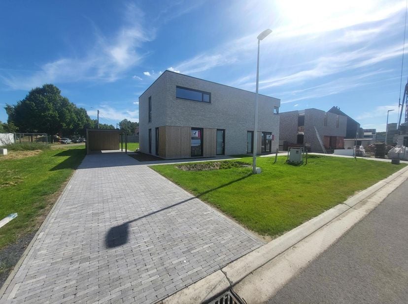 Investeringspand : Op heden is er een tekort aan huurwoningen. Investeer in deze nieuwbouwwoning, tijdelijk met een huurgarantie . <br />
Informeer na