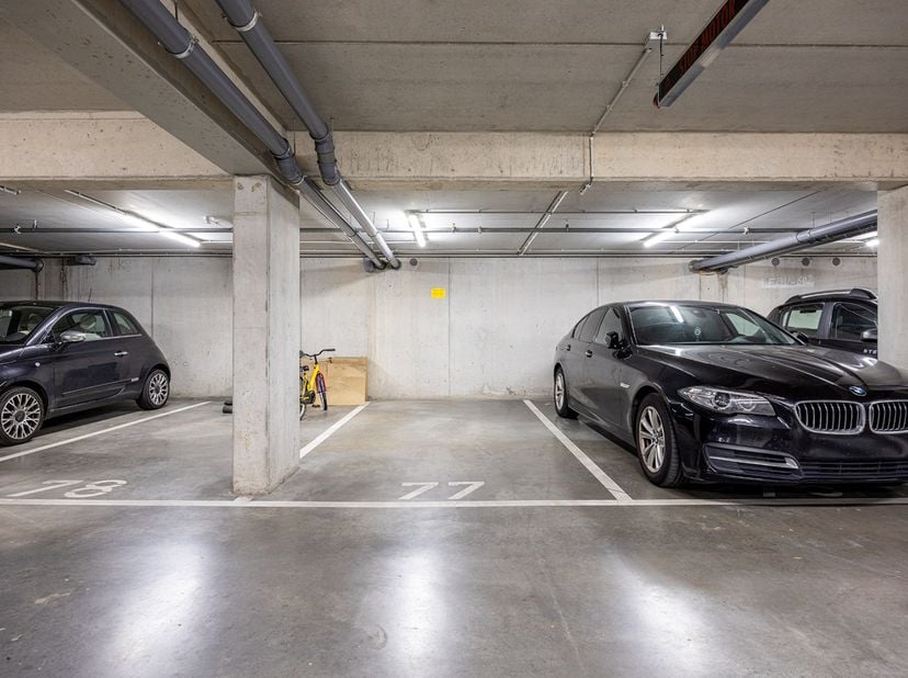 Bent u op zoek naar een veilige parkeerplaats in Essen? Dan leest u best even verder. <br />
Deze parkeerplaats is gelegen onder de Carrefour market m