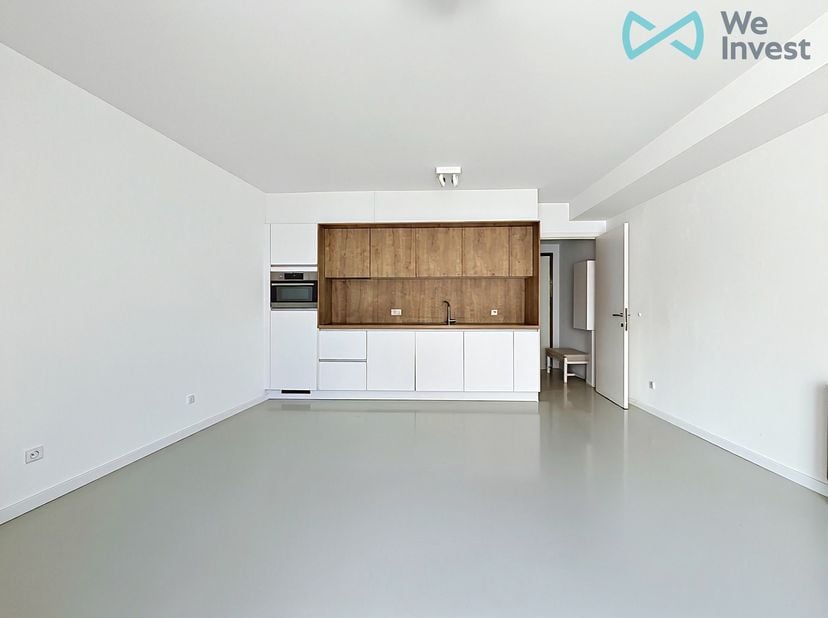 Tél : 0456 87 27 16 / E-mail : juliana.t@weinvest.be<br />
We Invest a le plaisir de vous présenter ce studio au 4è étage d'un immeuble avec ascenseur