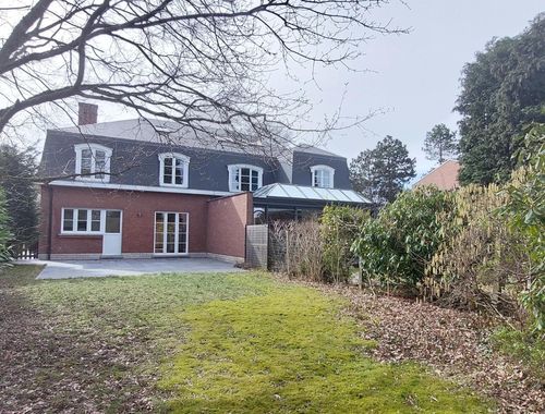                                         Maison à louer à Wezembeek-Oppem, € 2.600
