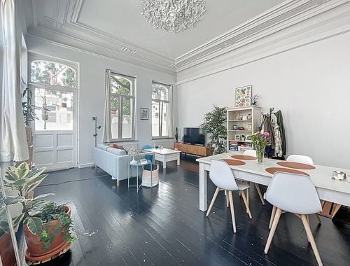                                         Gelijkvloers app. te huur in Kortrijk, € 725
