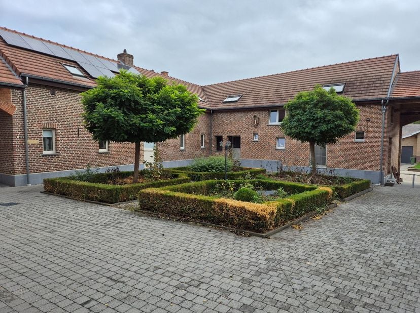 Appartement te huur in Verhenis 22 bus 6,
                    3700 Henis